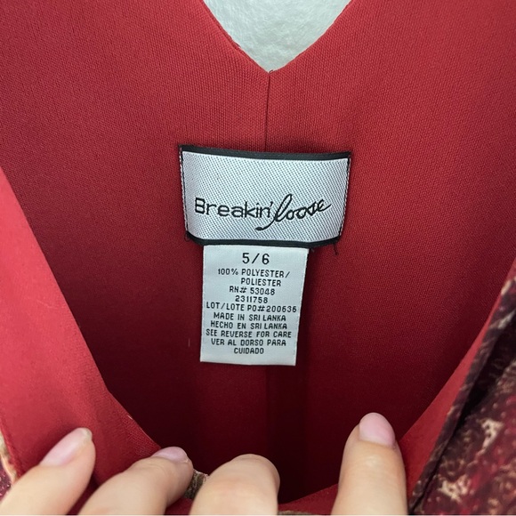 !SOLD! BREAKIN LOOSE Vintage Y2K 90s Red Paisley Floral V Neck Flowy Midi Dress - Picture 5 of 10